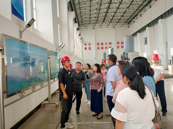 说明: E:\水利水电工程教研室\教研活动\2021-2022学年第一学期\2021.9.7 赴二闸水电站调研\照片\微信图片_202109081506236.jpg